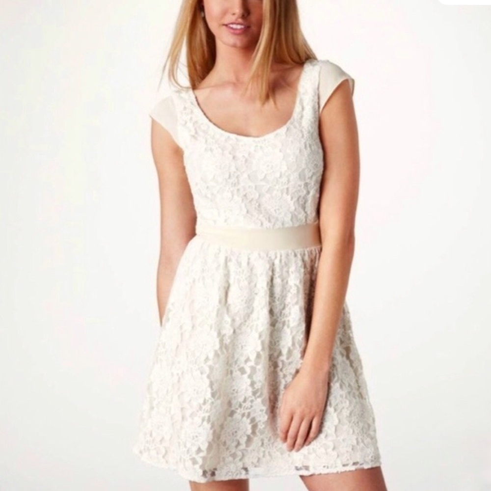 American Eagle Outfitters Cream Sleeveless Dress